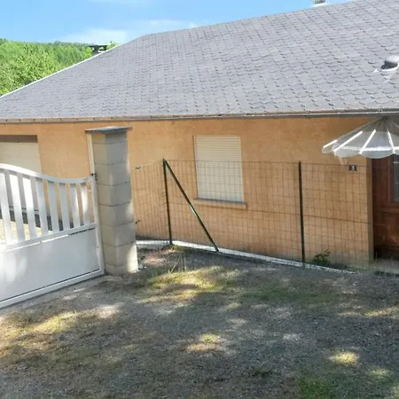 Hébergement de vacances Maison De 3 Avec Vue Sur Le Et Jardin Clos A *