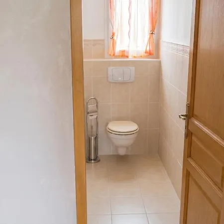 Hébergement de vacances Maison De 3 Avec Vue Sur Le Et Jardin Clos A *