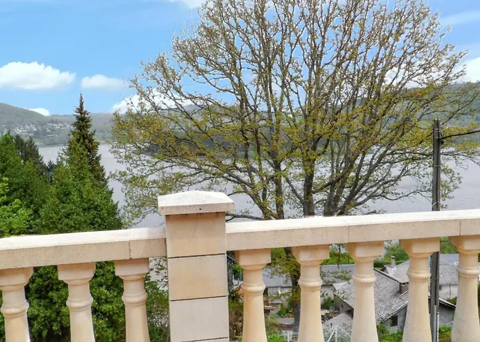 Maison Chaleureuse A Avec Vue Sur Et Montagne Nages