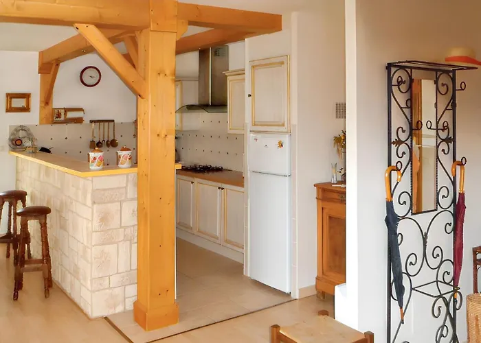 Дом отдыха Maison Chaleureuse A Avec Vue Sur Et Montagne Nages