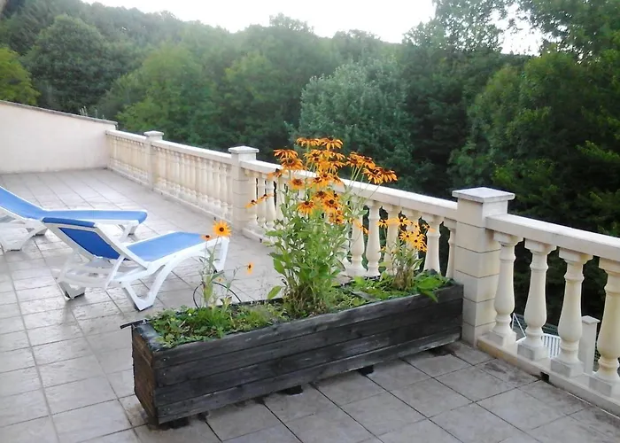 Maison Chaleureuse A Avec Vue Sur Et Montagne Nages